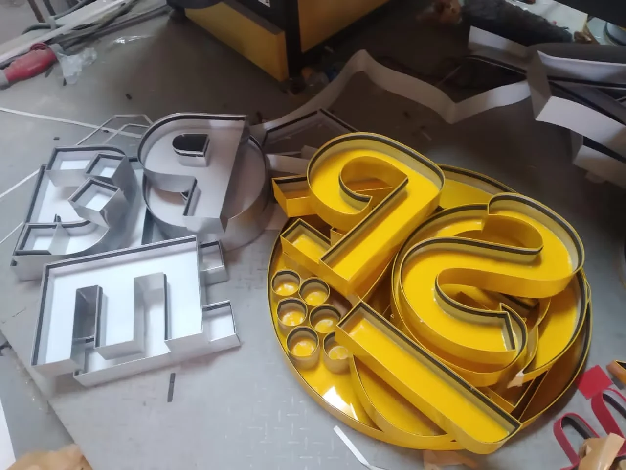 Thickness 0.4mm-0.5mm Channelume Aluminum Coil For Channel Letter Detail 1