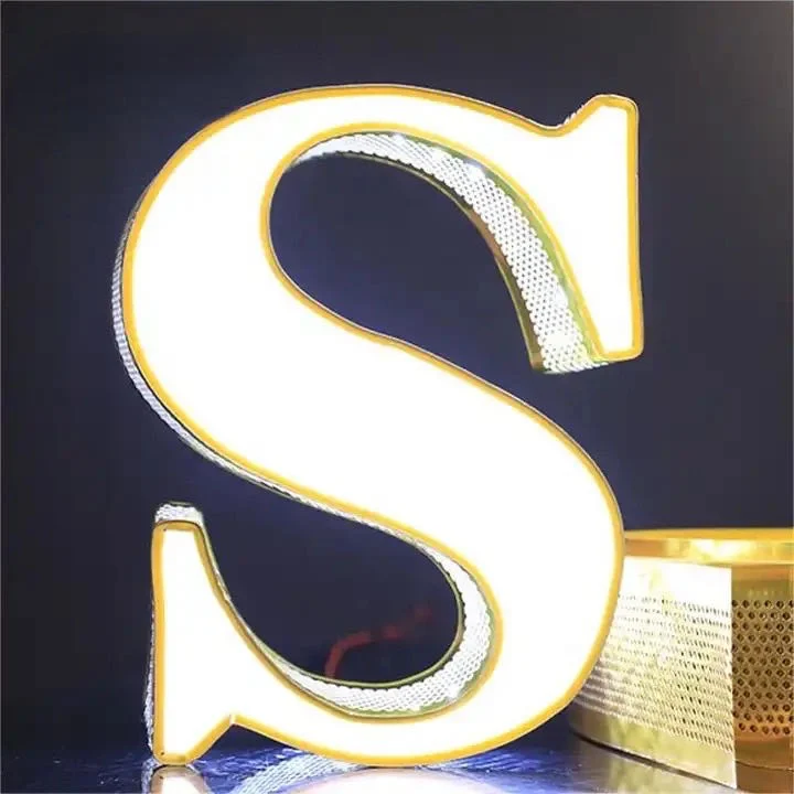 Brushed Gold Aluminium Trim Cap With Aluminum Hardness Aluminum Alloy Coil application 3